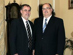 El ministro de Justicia (derecha), junto con el conseller De Rosa (izquierda). Foto EFE./