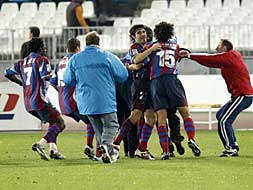El Levante sigue en la Copa tras un final de infarto en Almería