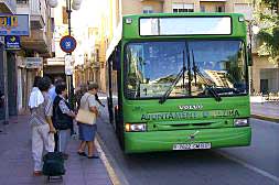 Autobús urbano que funciona actualmente en la localidad de Alzira./