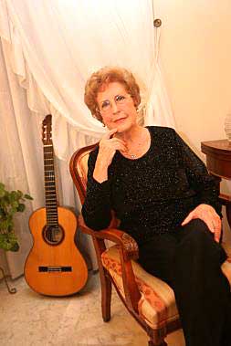 La profesora de guitarra M.ª Rosa Gil./