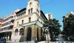 REFERENCIA. La antigua Casa de Socorro, hoy Concejalía de Bienestar Social. /ÁLEX DOMÍNGUEZ/