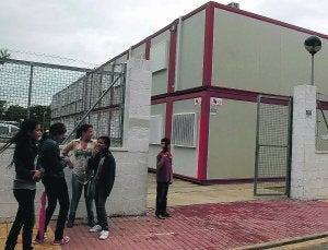 PREFABRICADOS. Los barracones que conforman el 3er IES de Dénia. /JOSÉ IGLESIAS/
