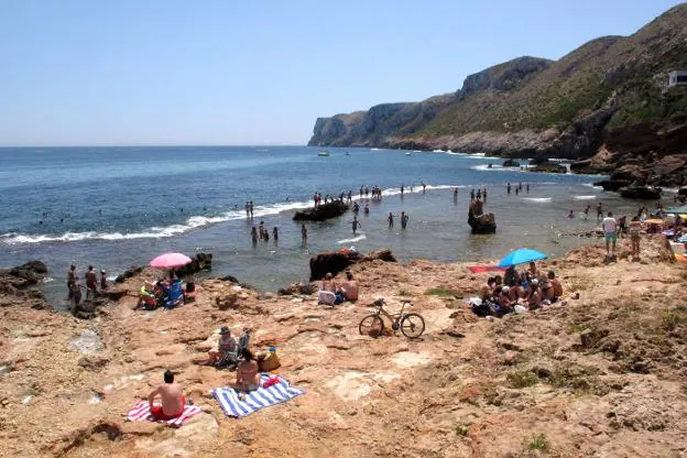 Bañistas de Dénia denuncian la falta de balizamiento en la ...