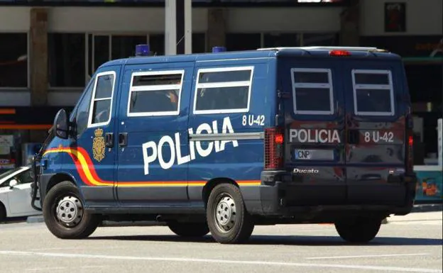 Un furgón de la Policía Nacional. /LP