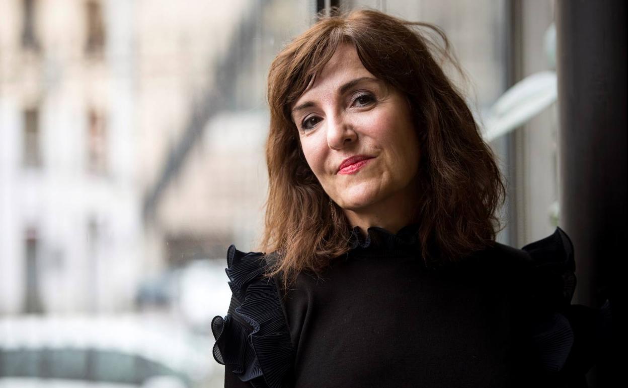 Finding "Writing began as a game" in Elvira Lindo's book collection Elvira Lindo novela la historia de amor de sus padres «sin almíbar ni ajuste de cuentas» | Las Provincias