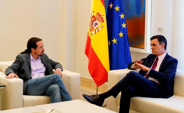 Pablo Iglesias y Pedro Sanchez./