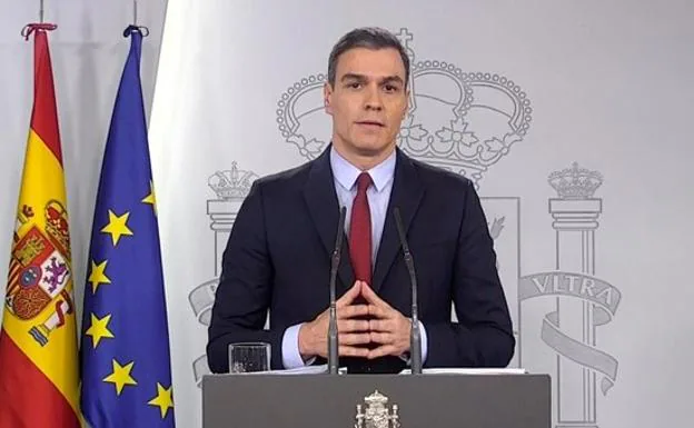 El presidente del Gobierno, Pedro Sánchez anuncia por televisión, el 13 de marzo, la aprobación del decreto que declara el Estado de Alarma en toda España /archivo
