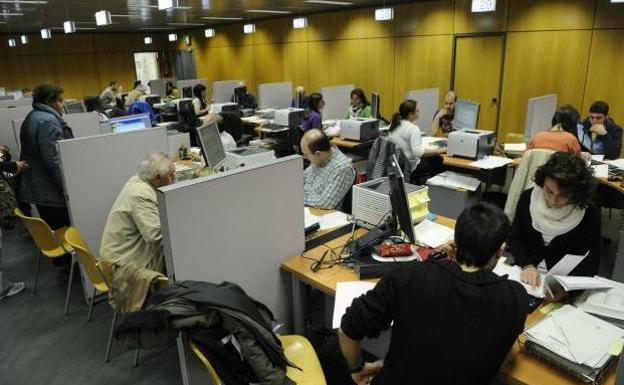 La Generalitat dispone de 1.524 plazas para la gestión administrativa y la atención del servicio público