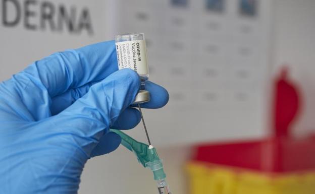 Lo que sabemos y lo que no sobre la vacuna Janssen