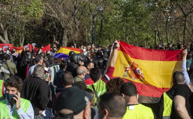 Tensión en el mitin de Vox en Vallecas./EP