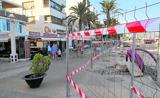 Altea se enfrenta a despidos y cierres por las obras en el paseo marítimo