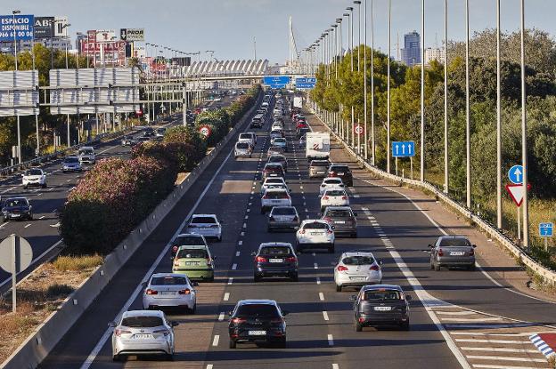 Atascos en Valencia | Un atasco diario de 700.000 vehículos para entrar ...