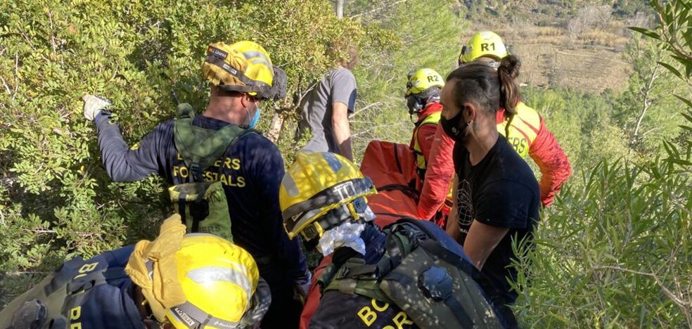 Los bomberos rescatan en Chulilla a un escalador herido