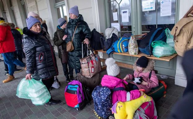 Refugiados ucranianos en la frontera con Polonia. 