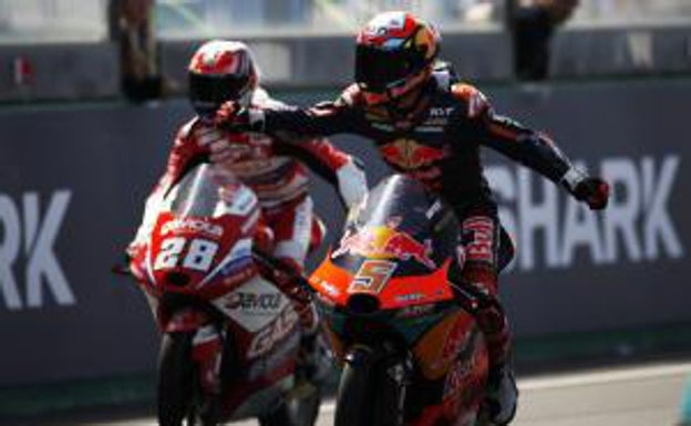 El valenciano Masià gana en Le Mans y vuelve de nuevo a la lucha por el Mundial de Moto3