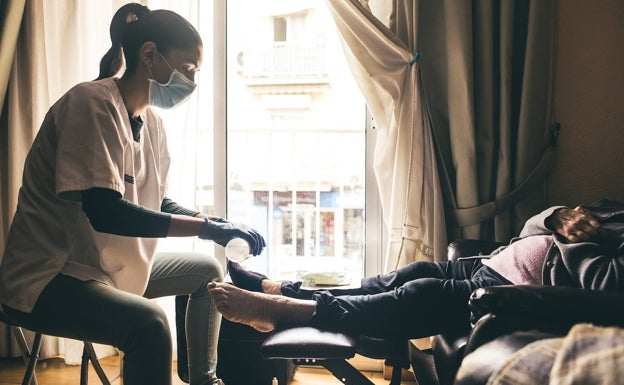 Ante sueldos de casi 4.000 euros al mes, personal de enfermería teme que trabajadores cualificados migren a Noruega