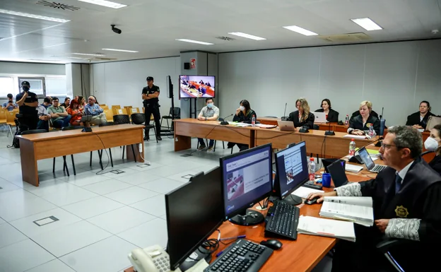 Una de las sesiones del jurado en la Ciudad de la Justicia. 