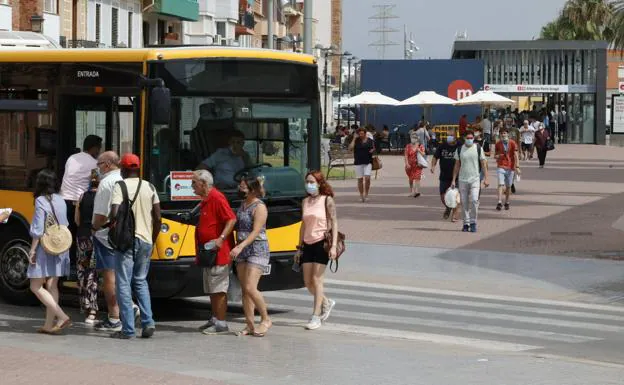 El autobús que sustituirá al metro durante las obras.